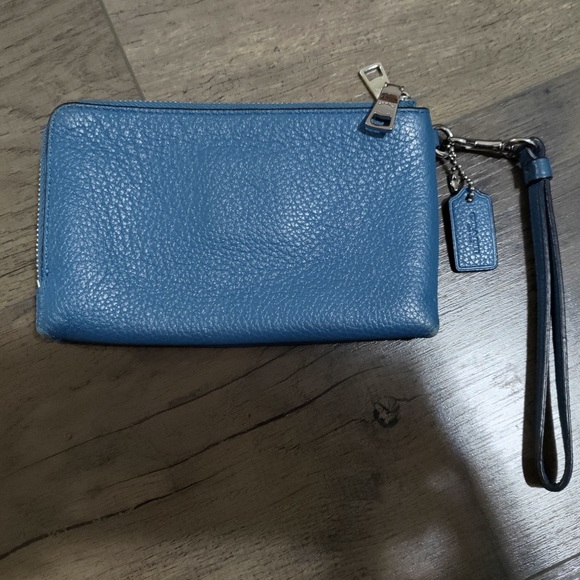 Coach Peacock Double Zip Corner wristlet - Picture 2 of 12